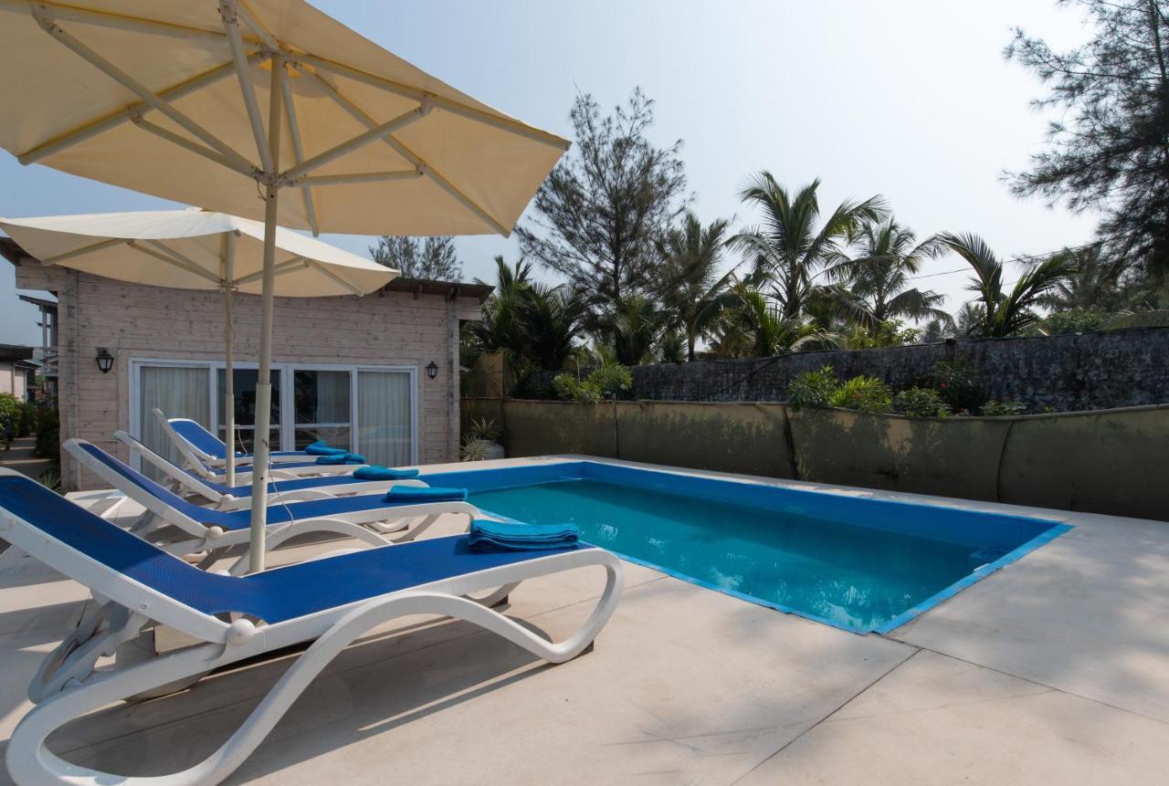 Living Room Beach Resort Morjim Exterior foto