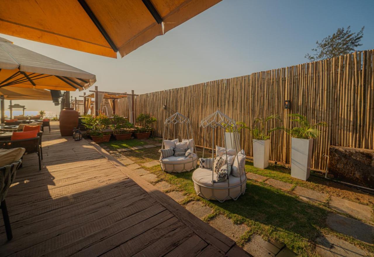 Living Room Beach Resort Morjim Exterior foto